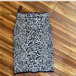 BCBG MAXAZRIA Women's Pavel Animal Print Sexy Stretch pencil Skirt XS